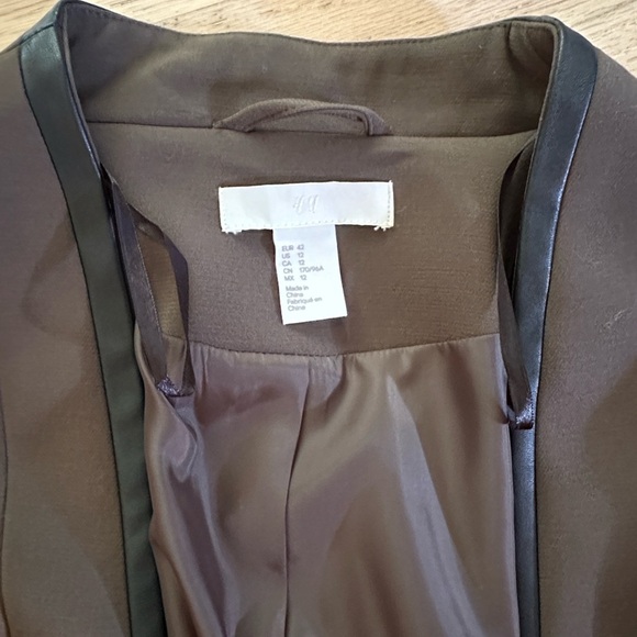 H&M Army Green Blazer with Faux Leather Black Trim detailing Size 12 - Picture 7 of 8